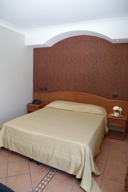 Hotel Stefano A Melito Melito di Napoli المظهر الخارجي الصورة